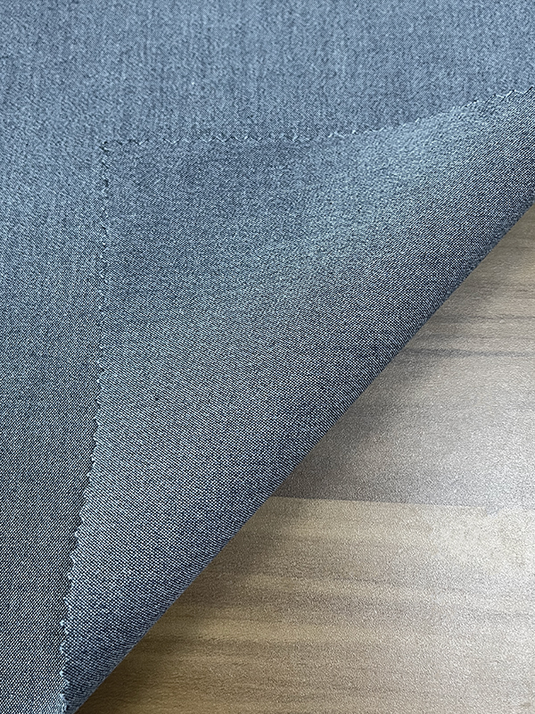 JEANS THÍCH DỆT AH-45277/0014X20 54%C+40%R+6%SP Sử dụng chất làm mềm để giữ cho denim mềm mại